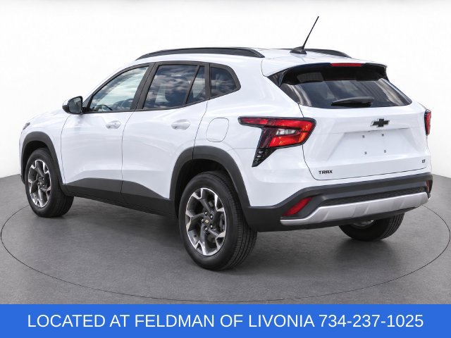Used 2025 Chevrolet Trax LT w/ Driver Confidence Package FWD image 3