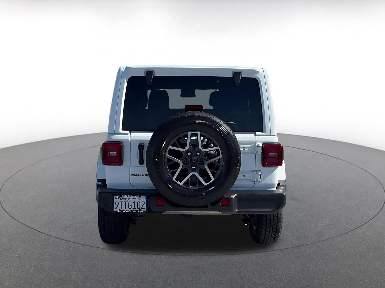 Used 2025 Jeep Wrangler Sahara AWD/4WD image 12