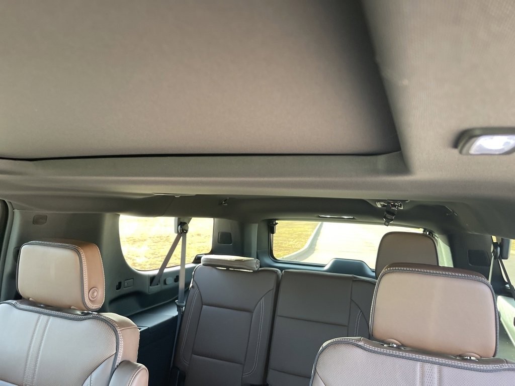 New 2026 Chevrolet Suburban High Country image 28