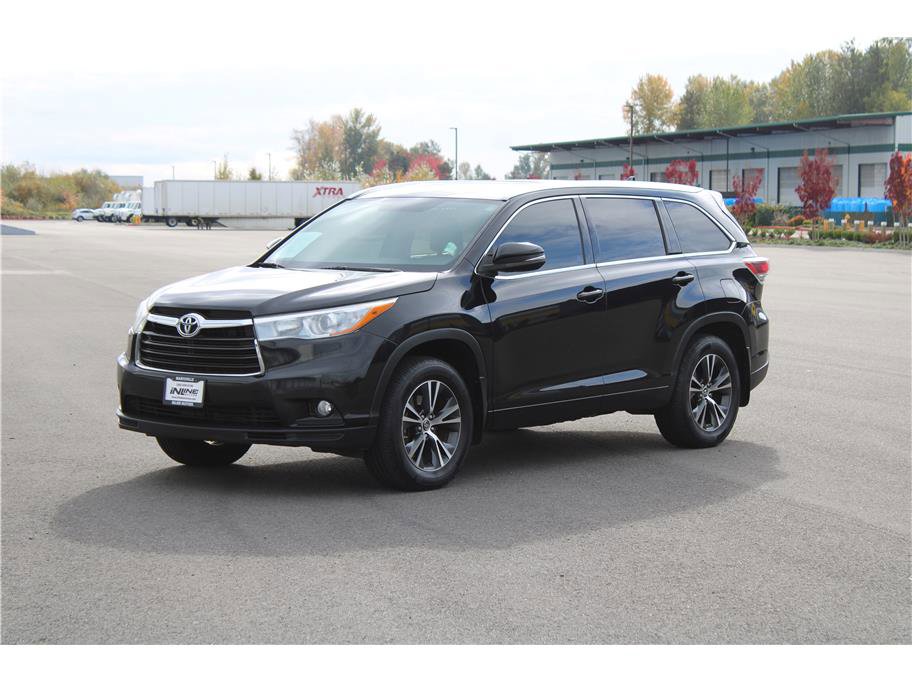Used 2016 Toyota Highlander XLE video 1