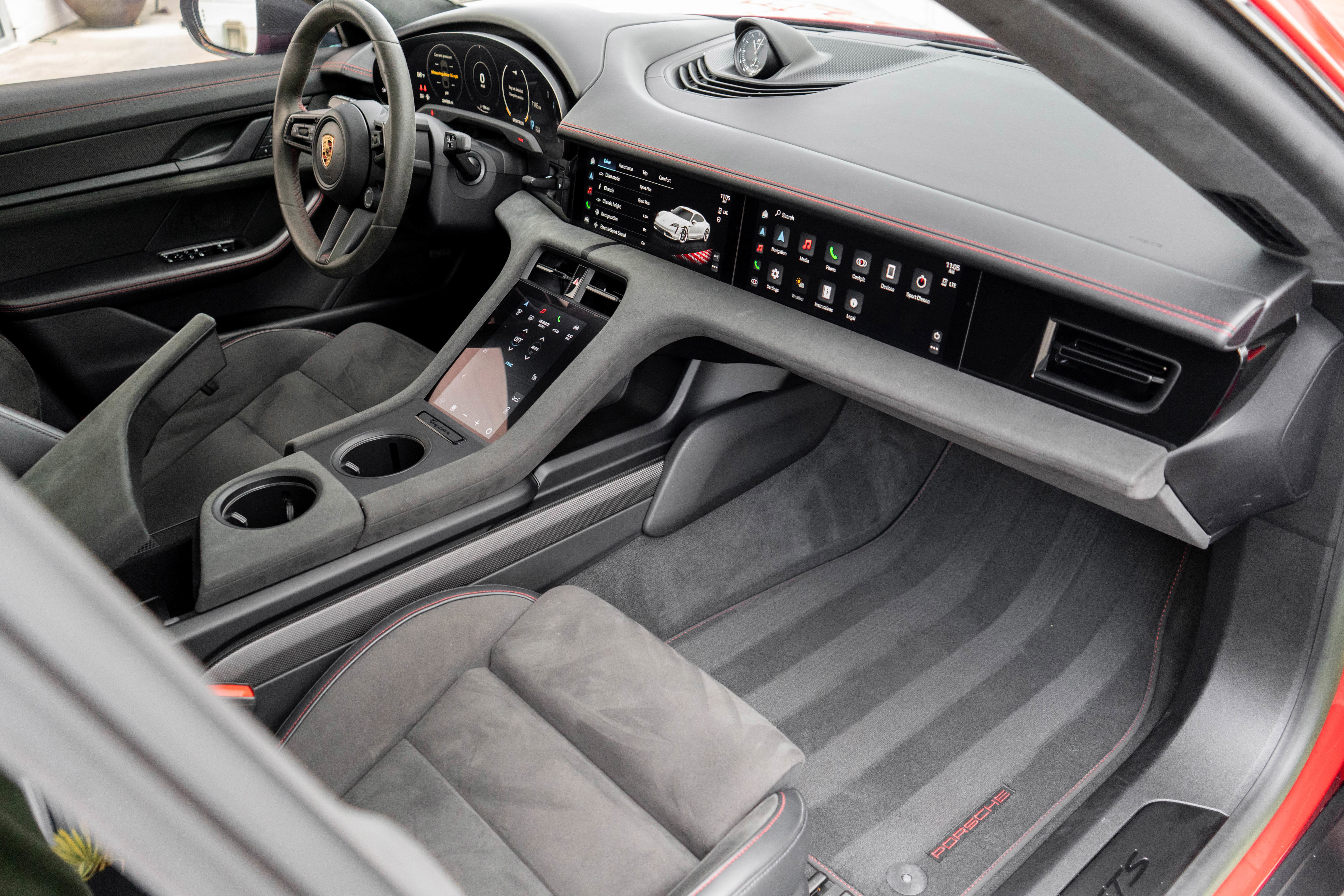 Used 2023 Porsche Taycan GTS image 34