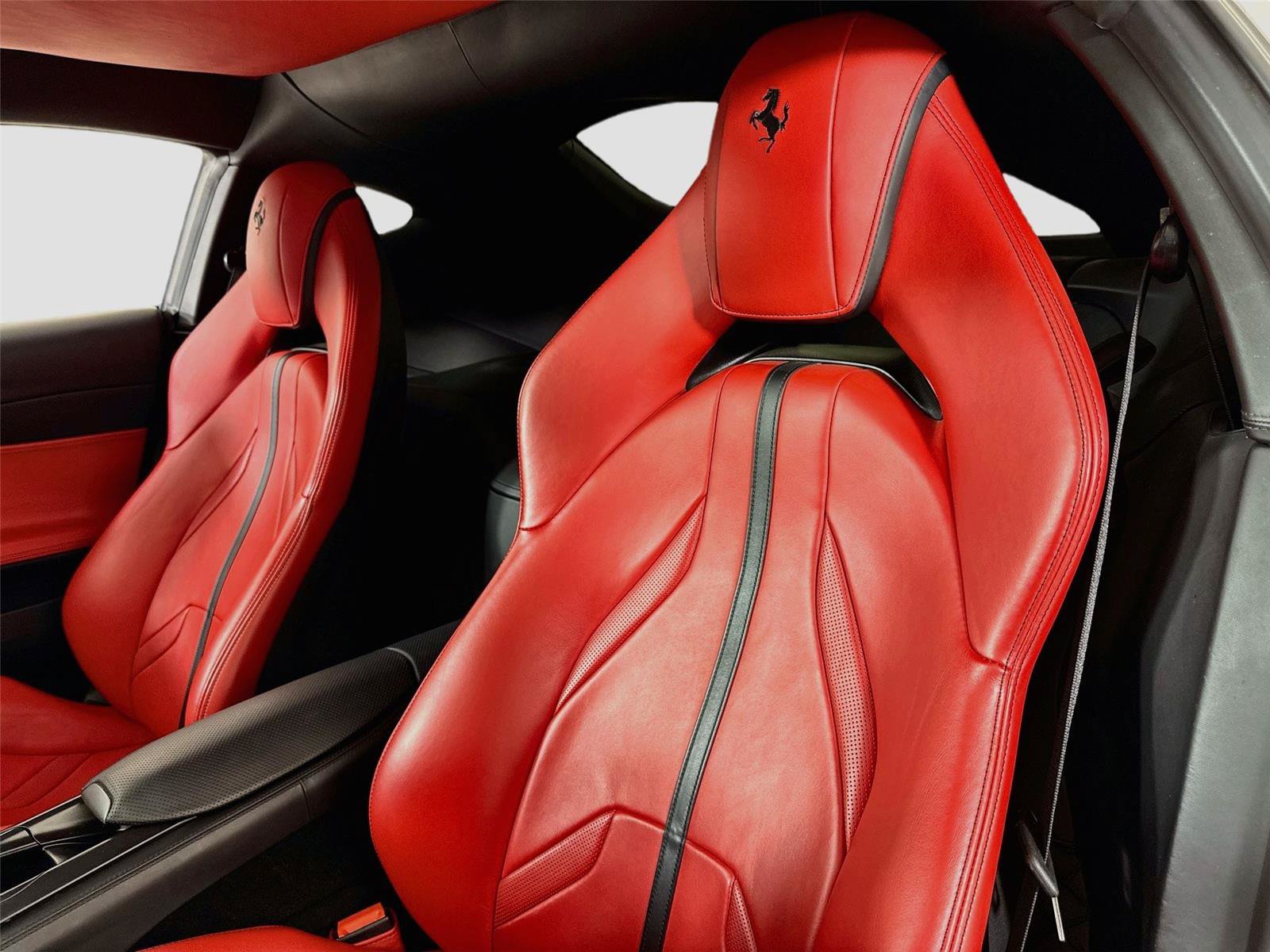 Used 2020 Ferrari 812 Superfast RWD image 26