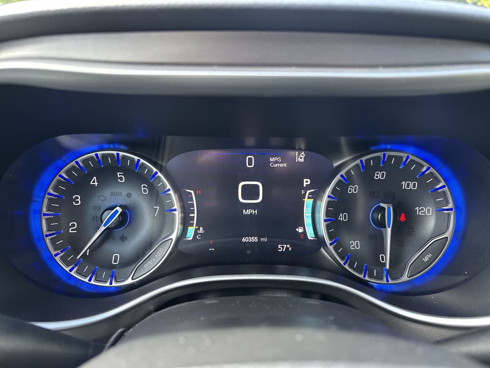 Used 2023 Chrysler Pacifica Touring-L FWD image 12