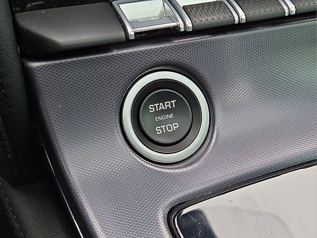 Used 2020 Jaguar F-TYPE Coupe image 31