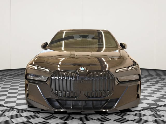 Used 2023 BMW 760i xDrive AWD/4WD image 3