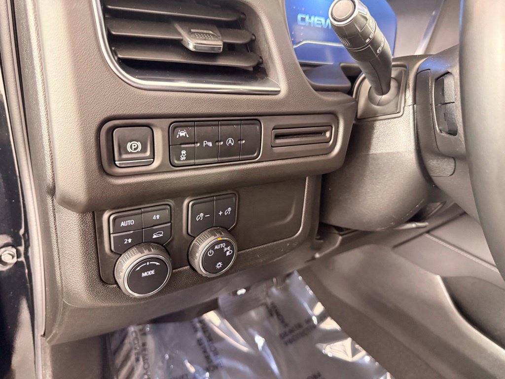 Used 2024 Chevrolet Tahoe LT AWD/4WD image 32
