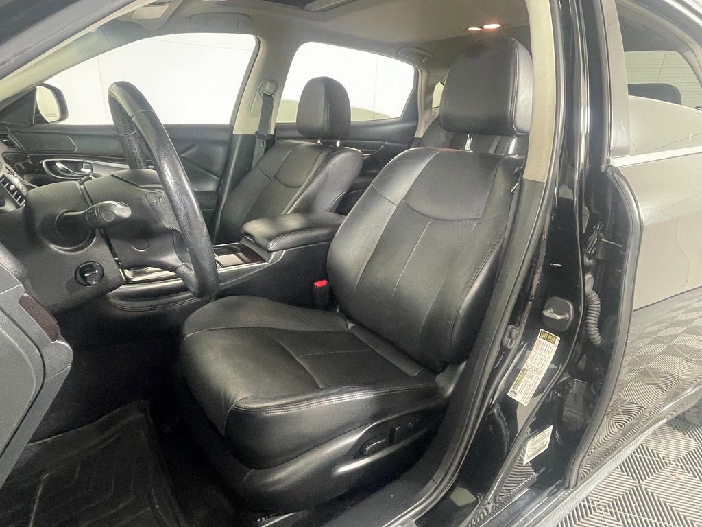 Used 2017 INFINITI Q70 L 3.7 image 22