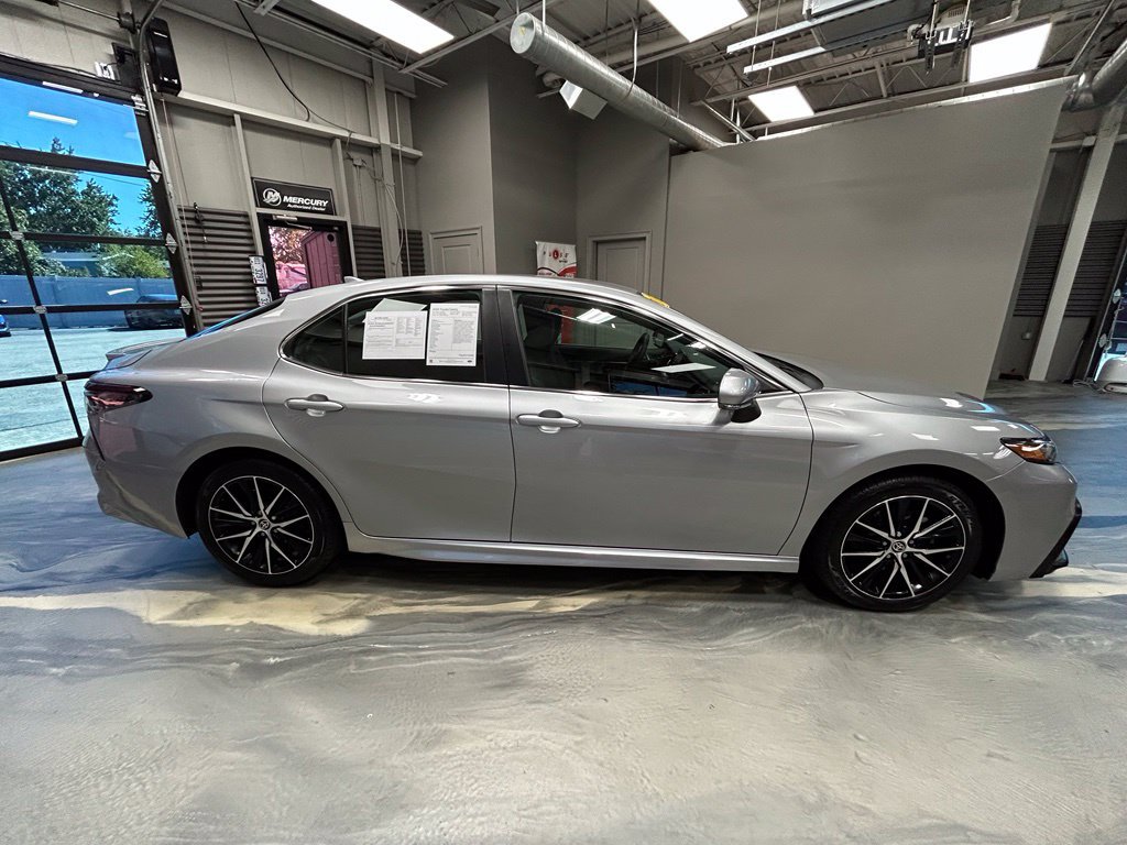 Used 2024 Toyota Camry SE FWD image 24