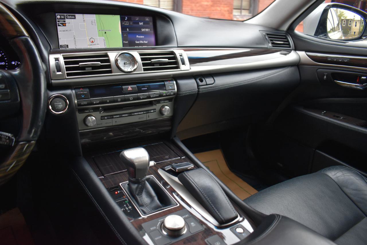 Used 2015 Lexus LS 460 AWD w/ Comfort Package image 24