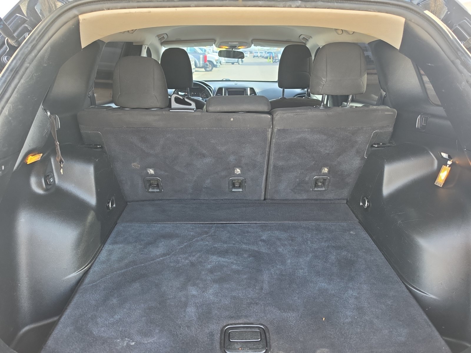 Used 2019 Jeep Cherokee Latitude w/ Cold Weather Group AWD/4WD image 25