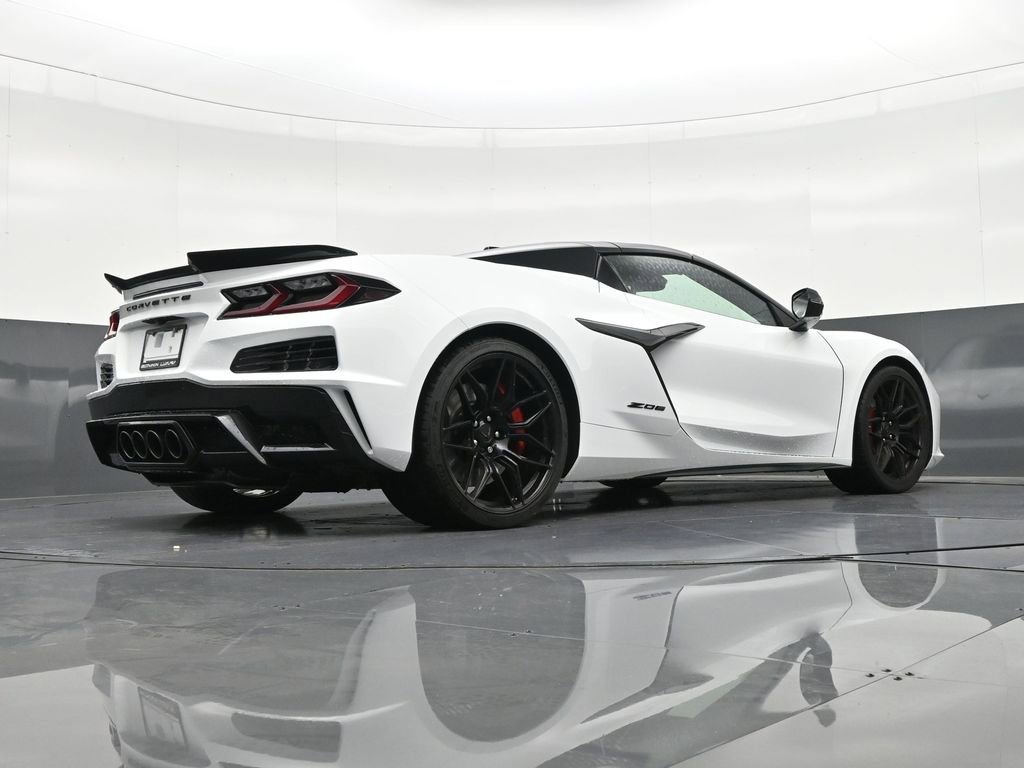 Used 2025 Chevrolet Corvette Z06 image 26