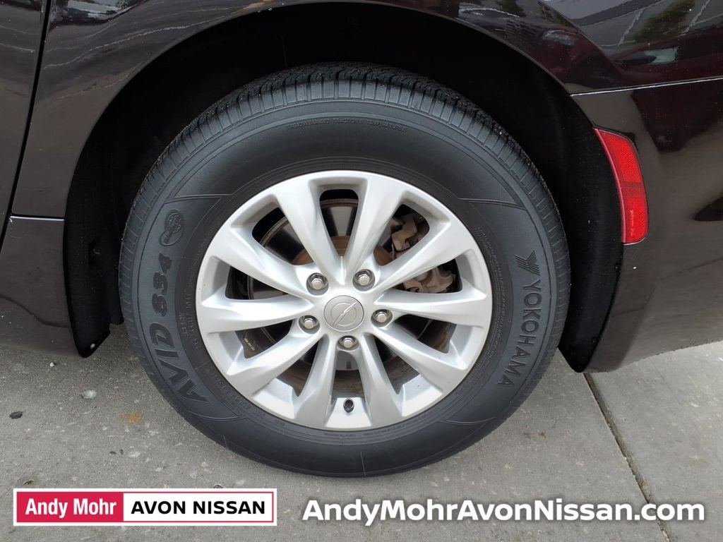 Used 2019 Chrysler Pacifica Touring Plus w/ Advanced Safetytec Group FWD image 11