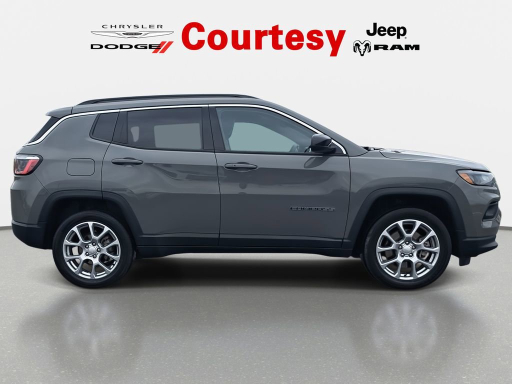 Certified 2023 Jeep Compass Latitude image 2