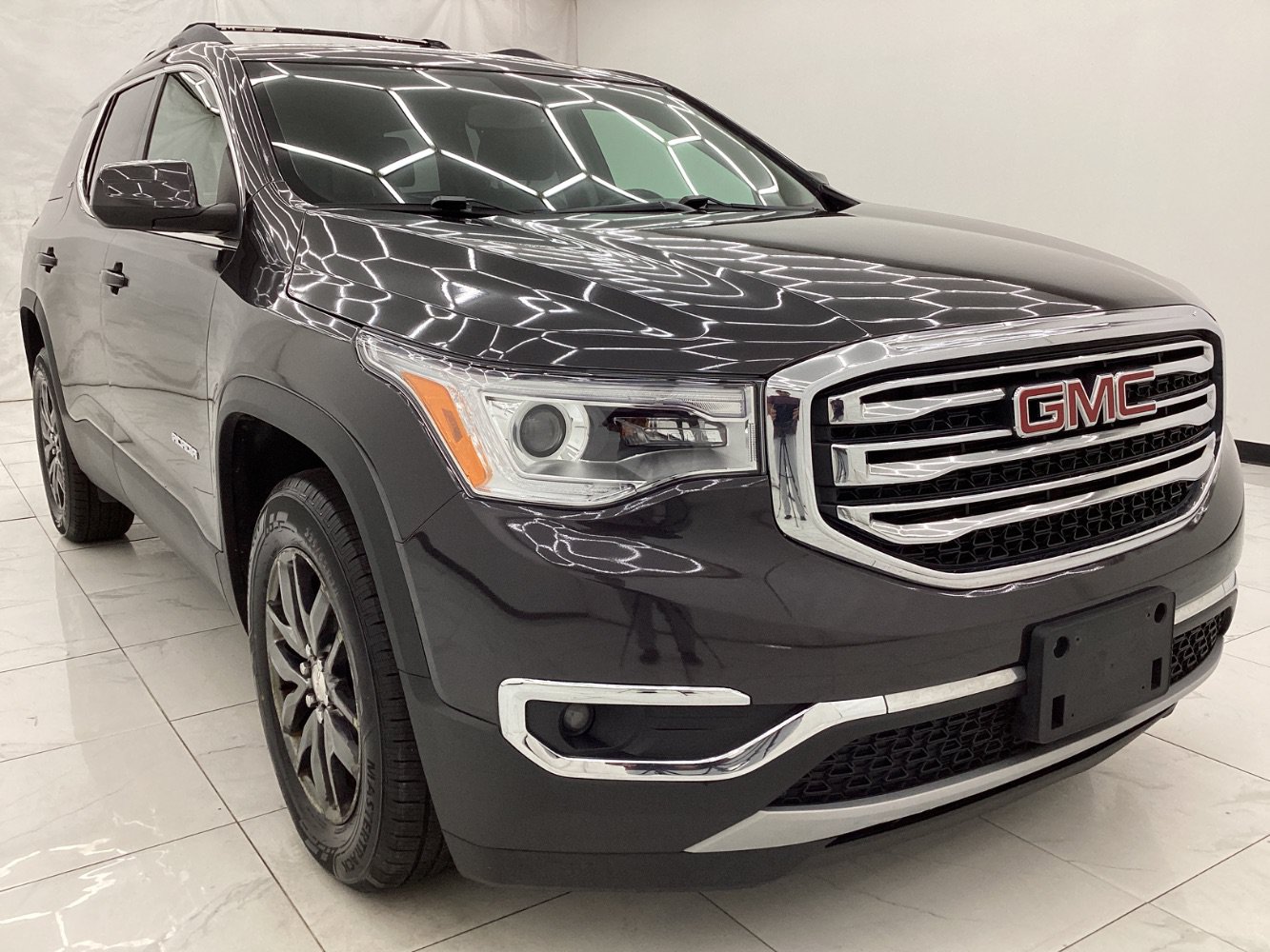 Used 2017 GMC Acadia SLT AWD/4WD image 3