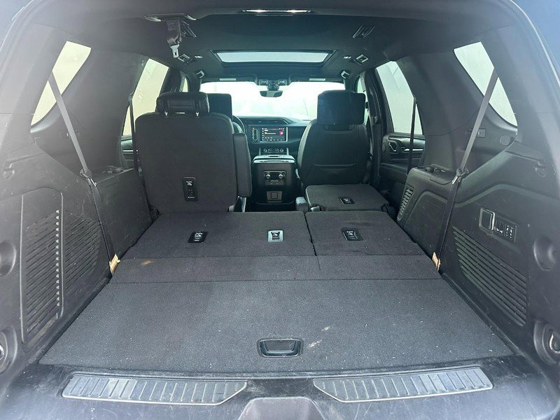 Used 2022 GMC Yukon Denali w/ Denali Premium Package image 7