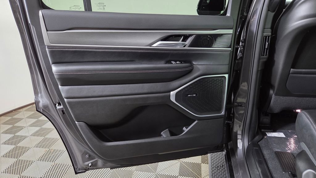New 2026 Jeep Grand Wagoneer Limited image 30