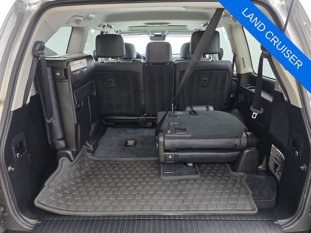 Used 2018 Toyota Land Cruiser image 16