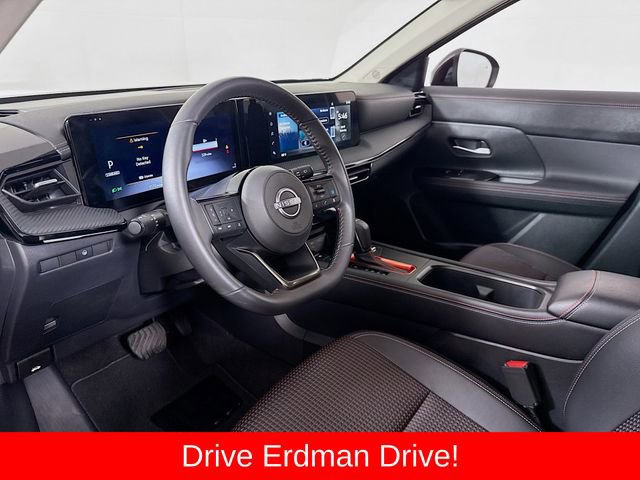 Used 2025 Nissan Kicks SR AWD/4WD image 7