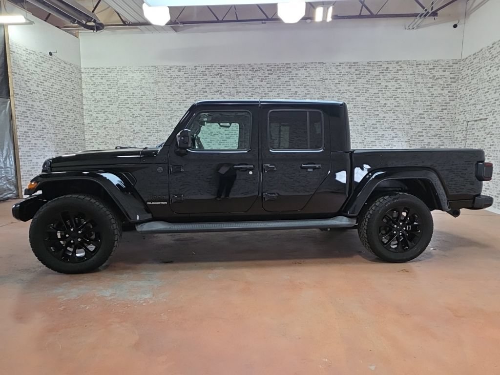 Used 2021 Jeep Gladiator Overland AWD/4WD image 4