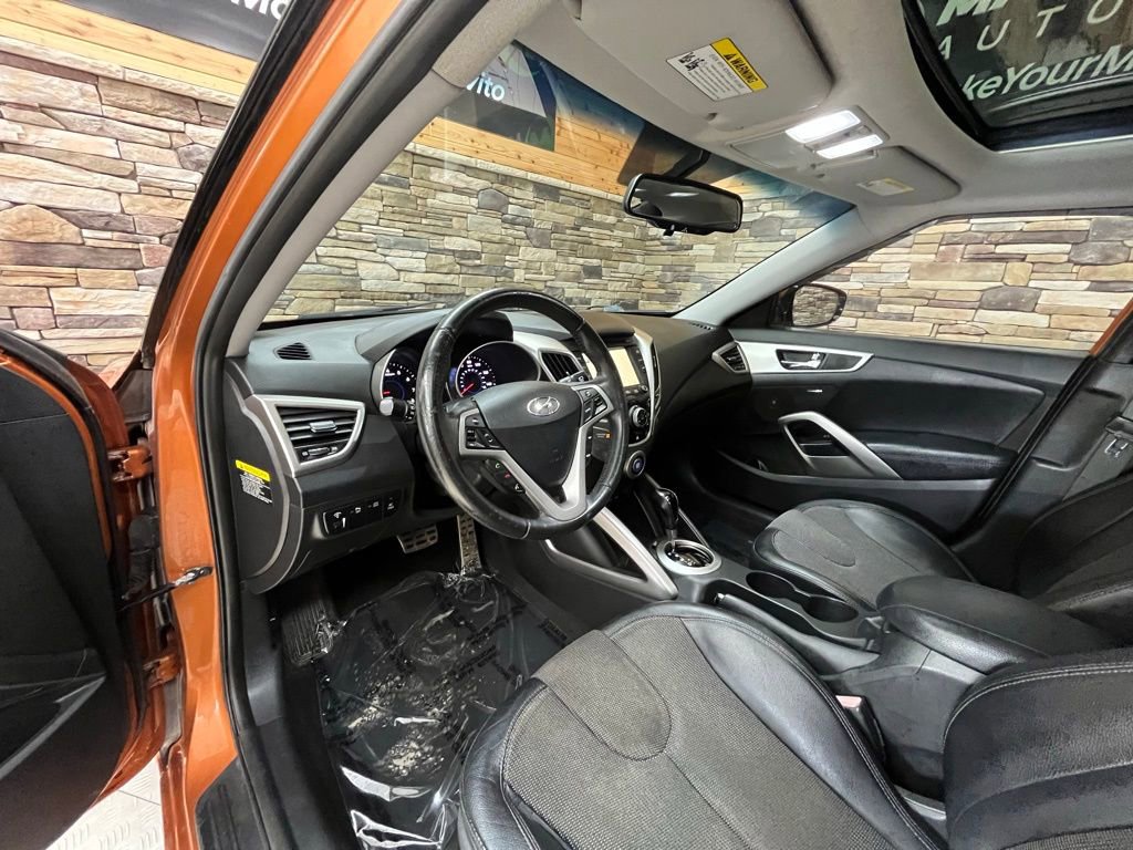 Used 2012 Hyundai Veloster w/ Style Pkg image 32