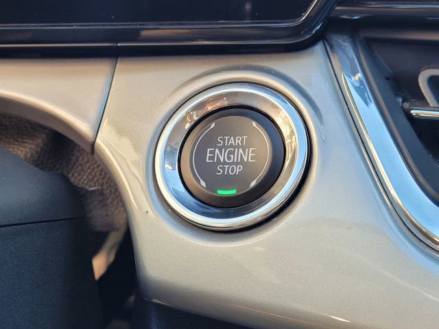 Used 2025 Chevrolet Trax LT w/ LT Convenience Package image 18