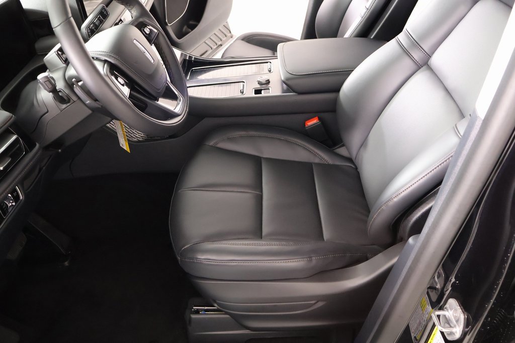 New 2026 Lincoln Aviator Premiere image 11