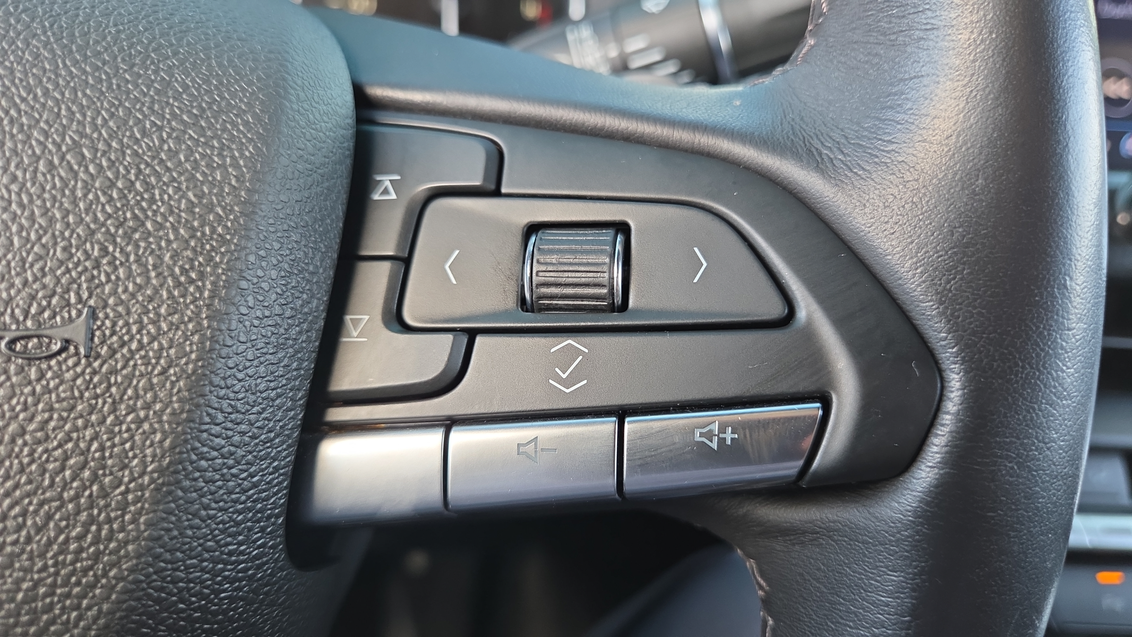 Used 2023 Cadillac CT4 Luxury RWD image 21