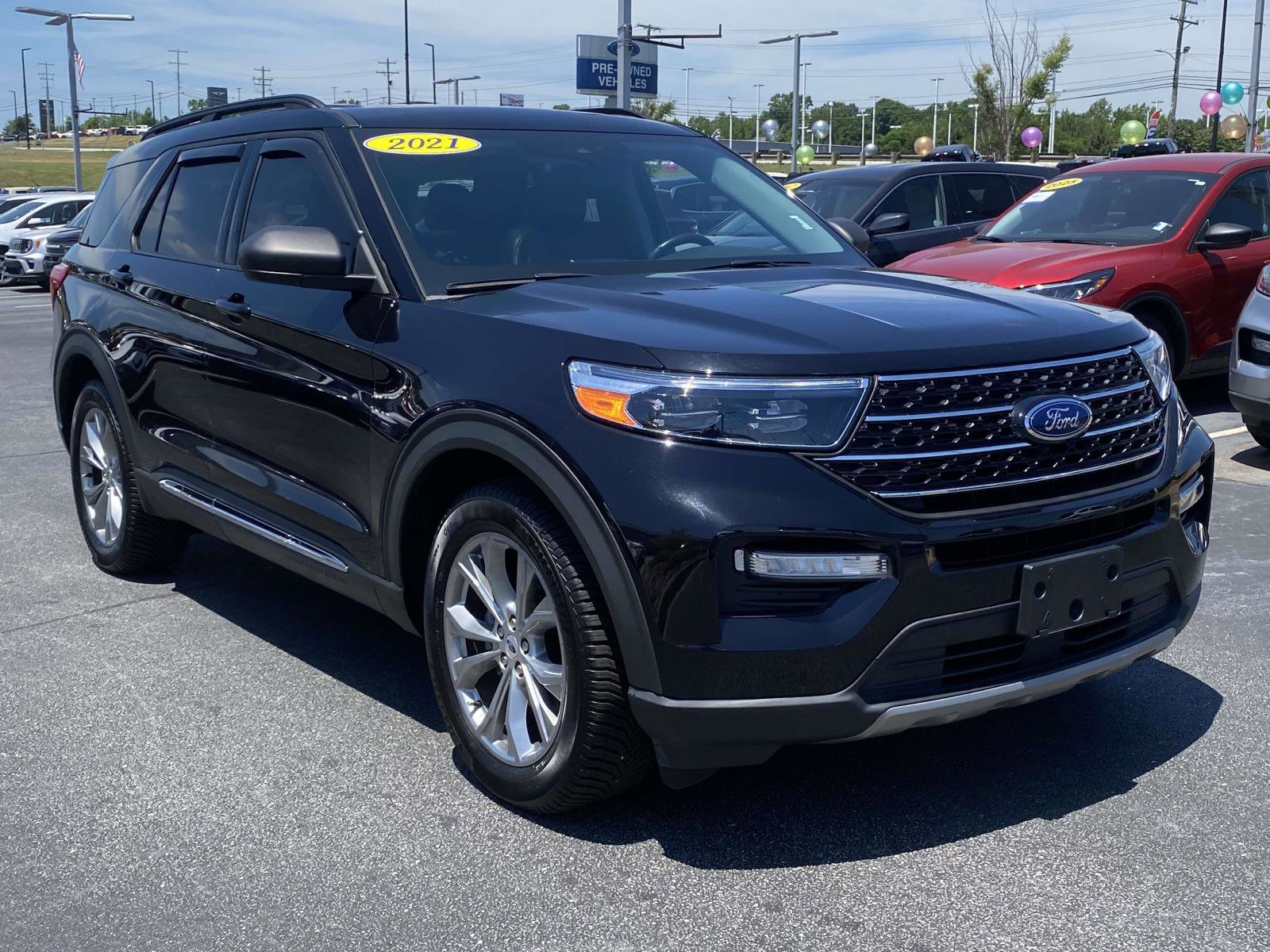 Certified 2021 Ford Explorer XLT w/ Equipment Group 202A RWD image 1
