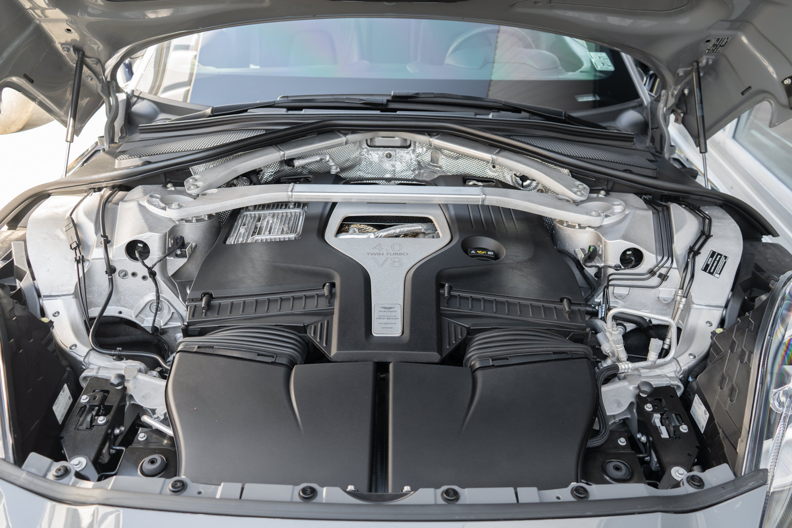 Used 2022 Aston Martin DBX AWD/4WD image 39