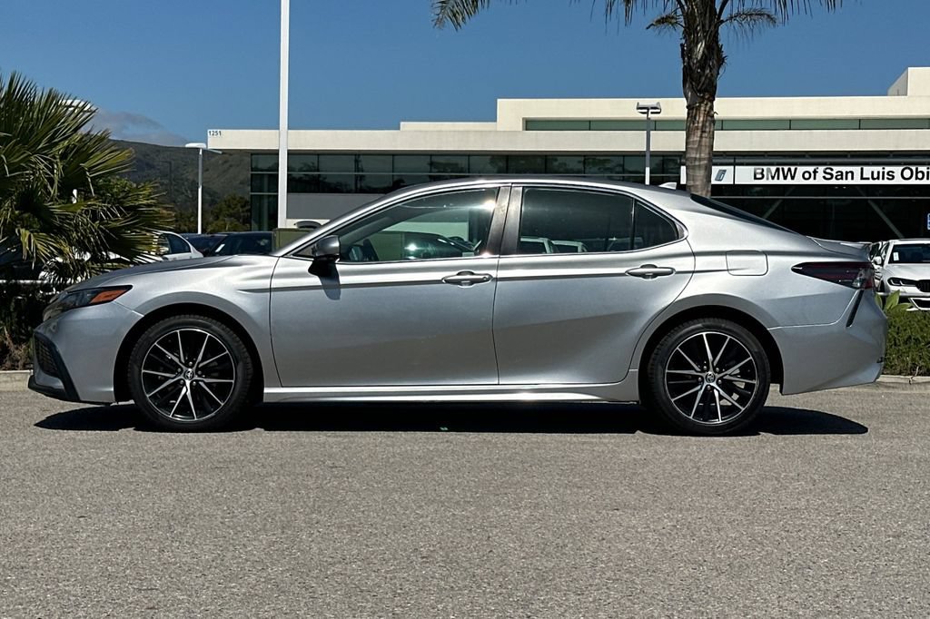 Used 2021 Toyota Camry SE FWD image 6