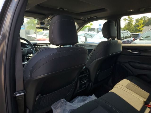 New 2026 Jeep Grand Cherokee Laredo X RWD image 13