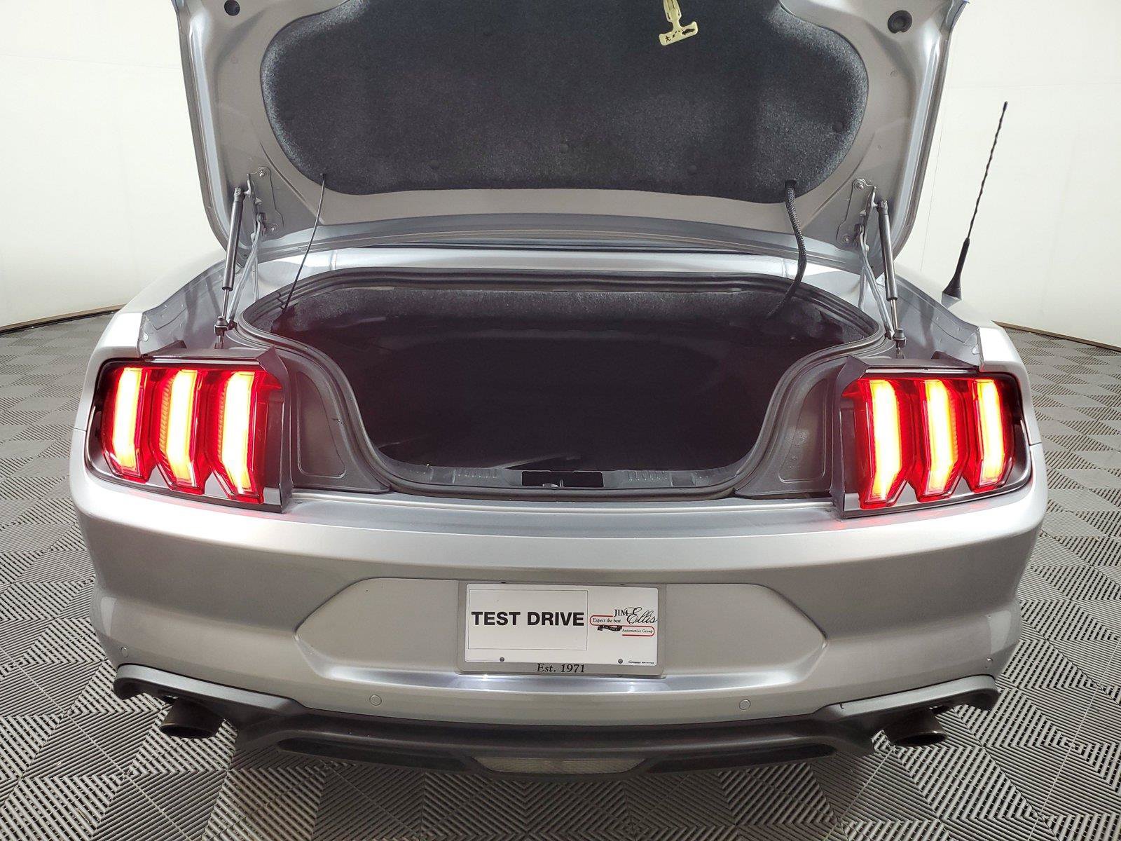 Used 2021 Ford Mustang Premium RWD image 8
