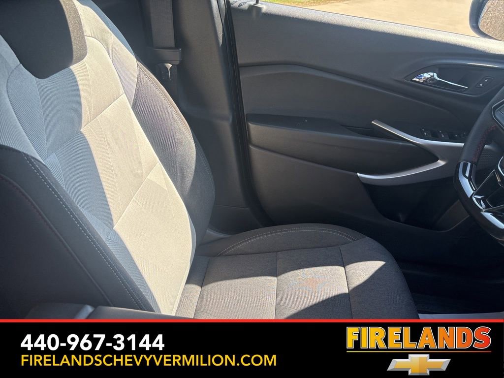 Certified 2024 Chevrolet Trax RS w/ Driver Confidence Package image 28