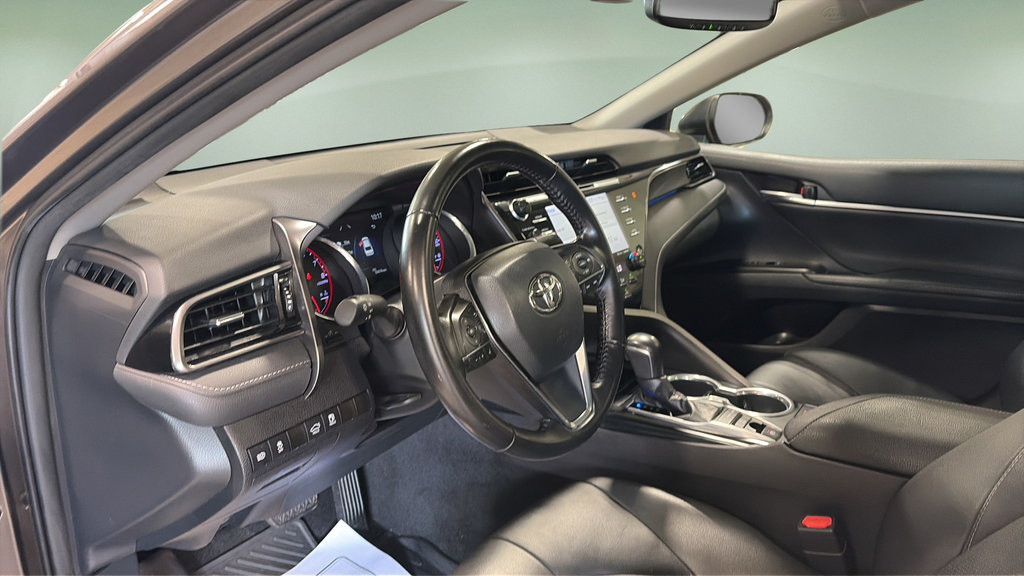 Used 2020 Toyota Camry XSE FWD image 17