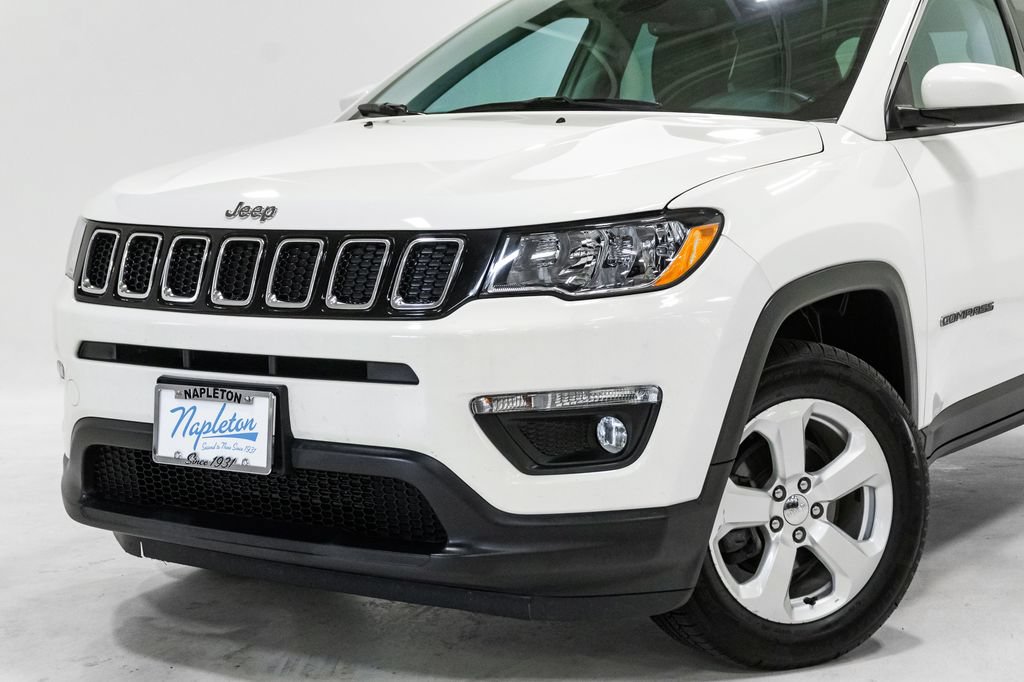 Used 2019 Jeep Compass Latitude w/ Popular Equipment Group AWD/4WD image 2