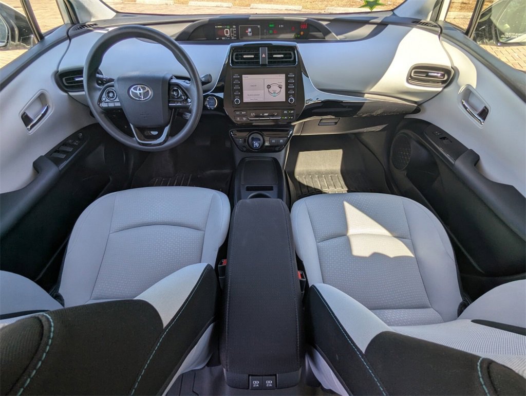 Certified 2020 Toyota Prius LE image 4