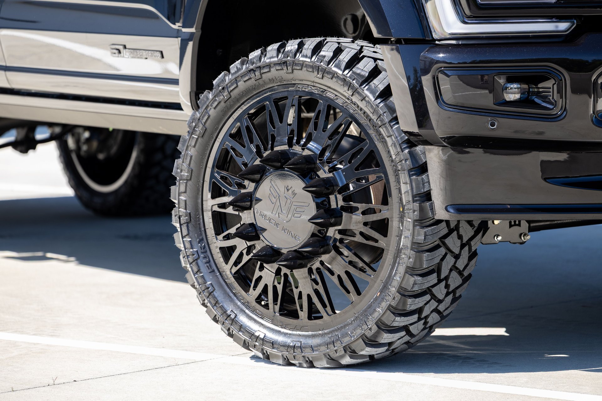 Used 2025 Ford F450 Platinum AWD/4WD image 9