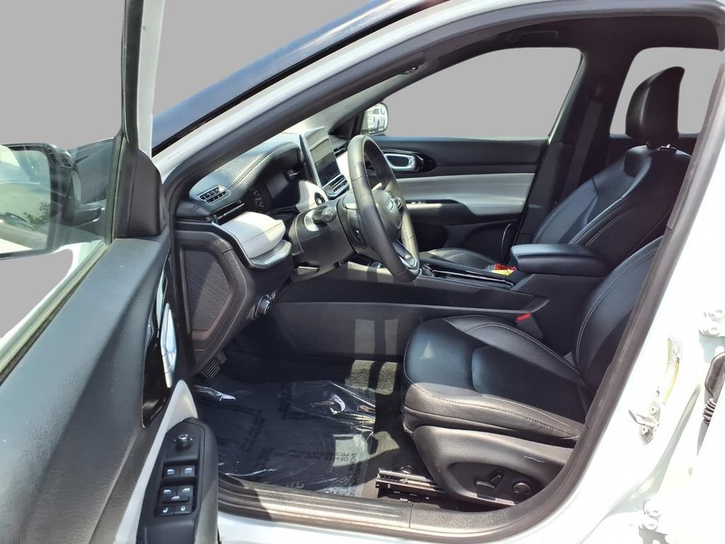 Used 2025 Jeep Compass Limited AWD/4WD image 22