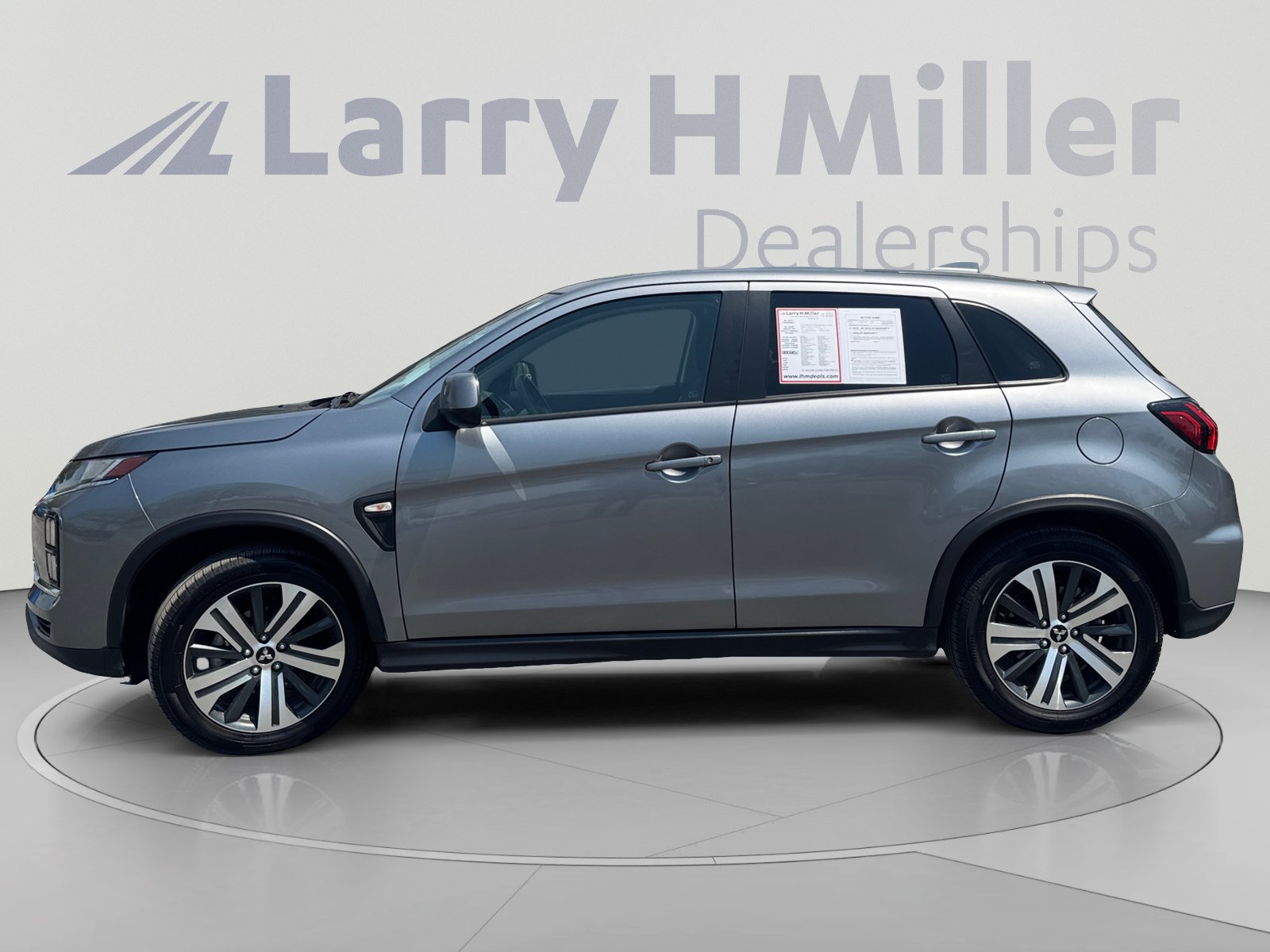 Used 2024 Mitsubishi Outlander Sport ES AWD/4WD image 2