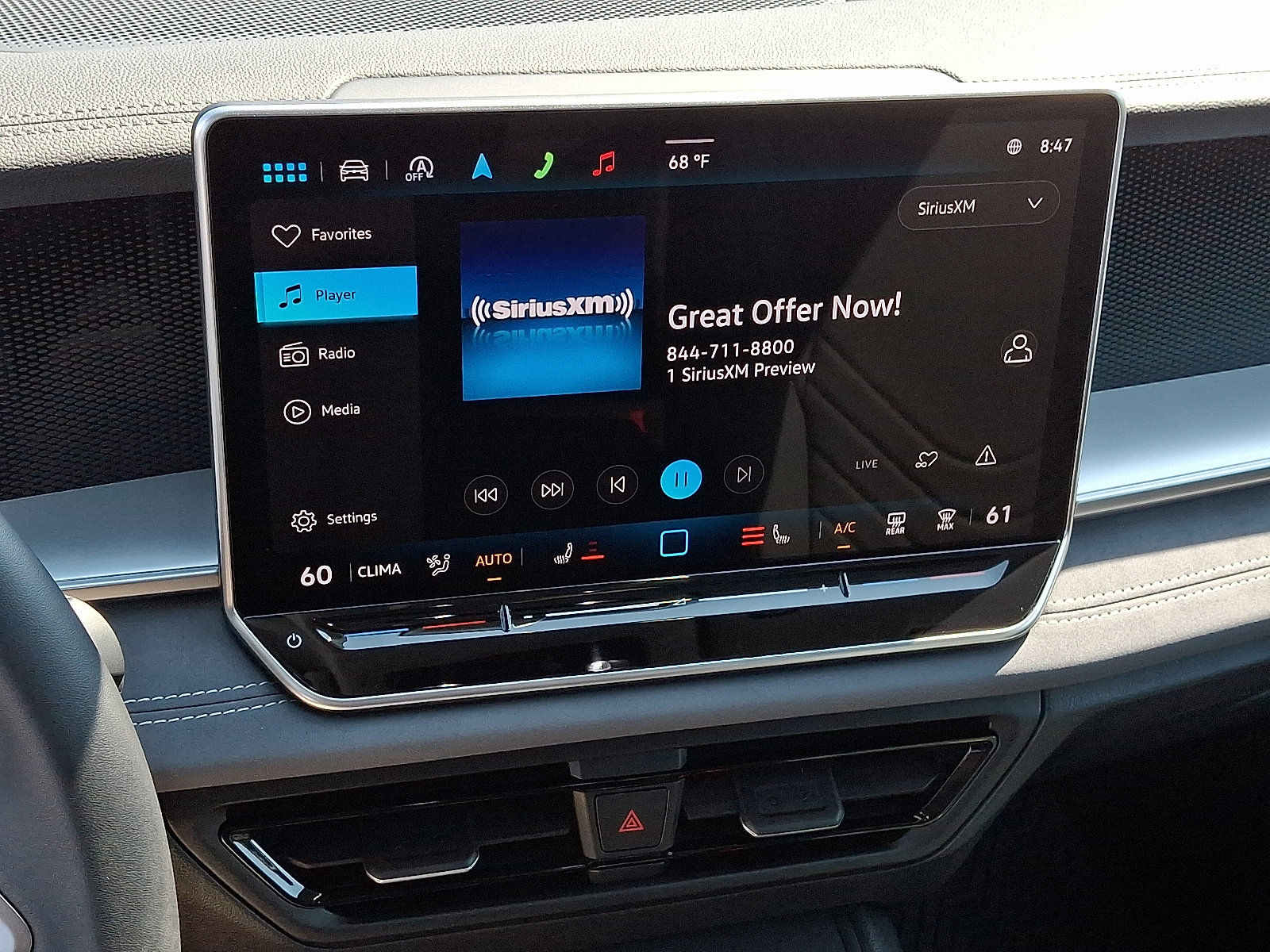 New 2025 Volkswagen Tiguan SE image 10