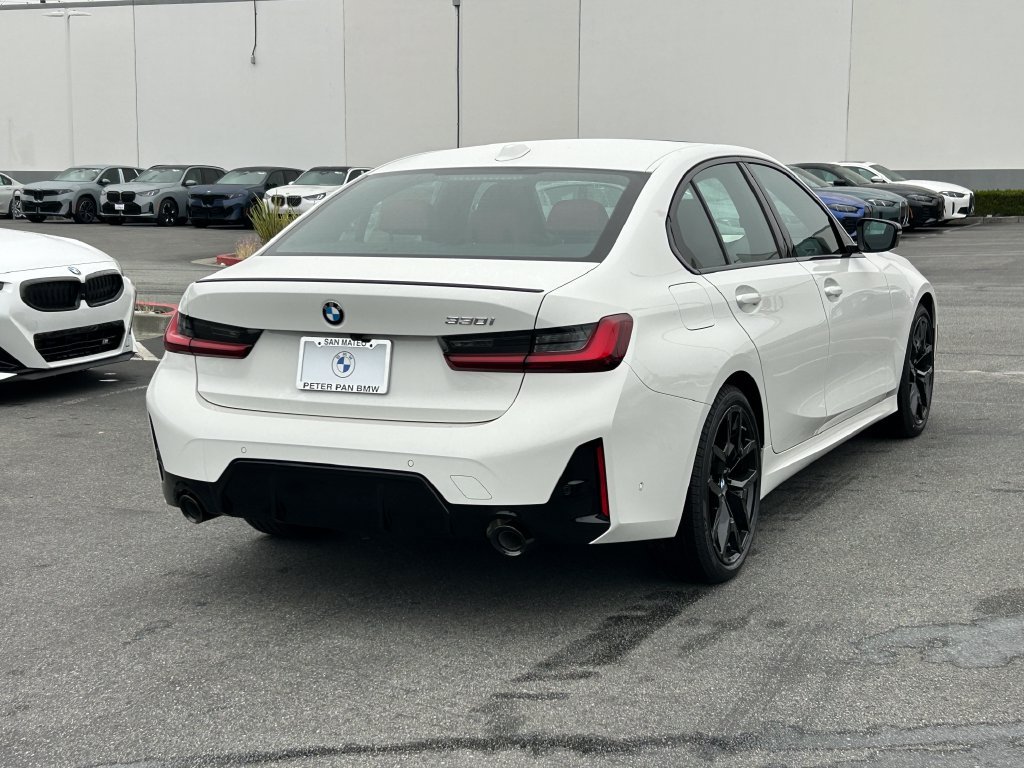 New 2026 BMW 330i Sedan w/ M Sport Package RWD image 5
