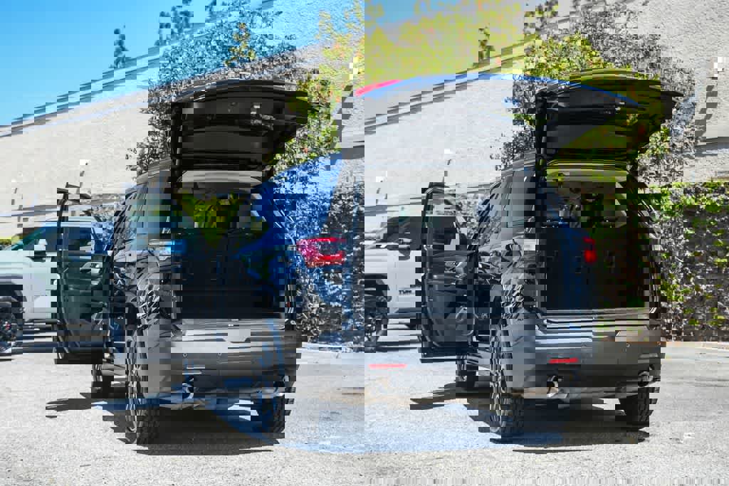 Used 2020 Chevrolet Traverse RS w/ LPO, Cargo Package image 26