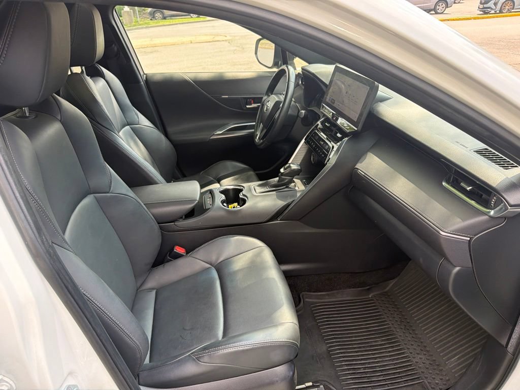 Used 2023 Toyota Venza Nightshade AWD/4WD image 29
