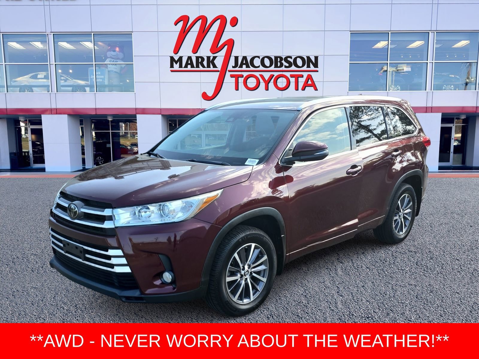 Used 2018 Toyota Highlander XLE image 1