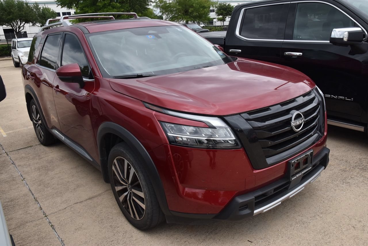 Used 2023 Nissan Pathfinder Platinum AWD/4WD image 4