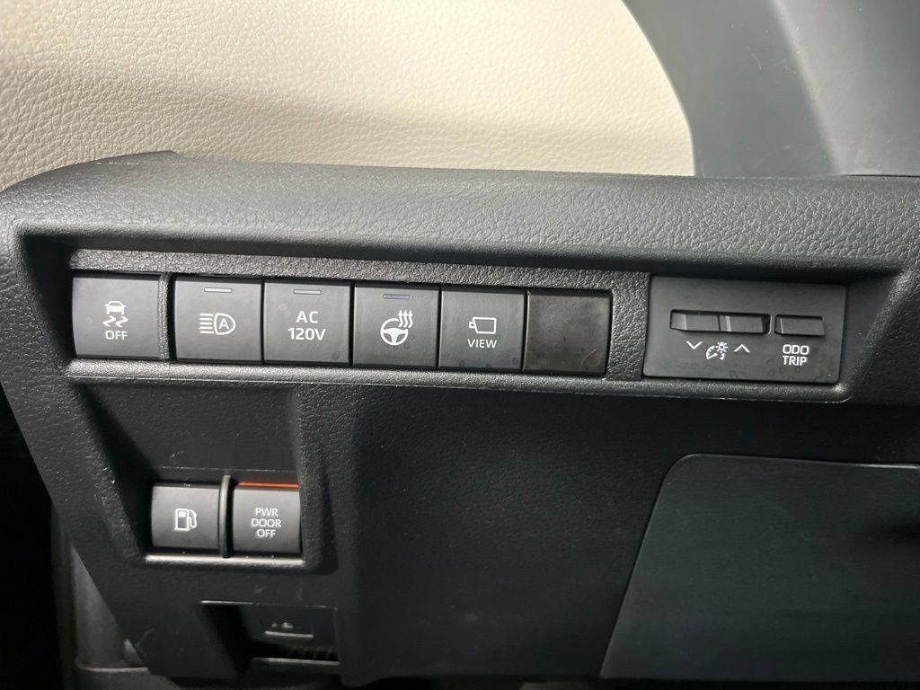 Used 2023 Toyota Sienna Platinum AWD/4WD image 14