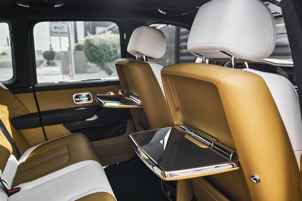 Used 2026 Rolls-Royce Cullinan Black Badge image 39