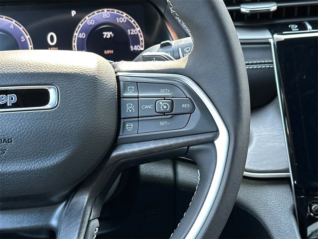 New 2025 Jeep Grand Cherokee Limited w/ Black Appearance Package image 12