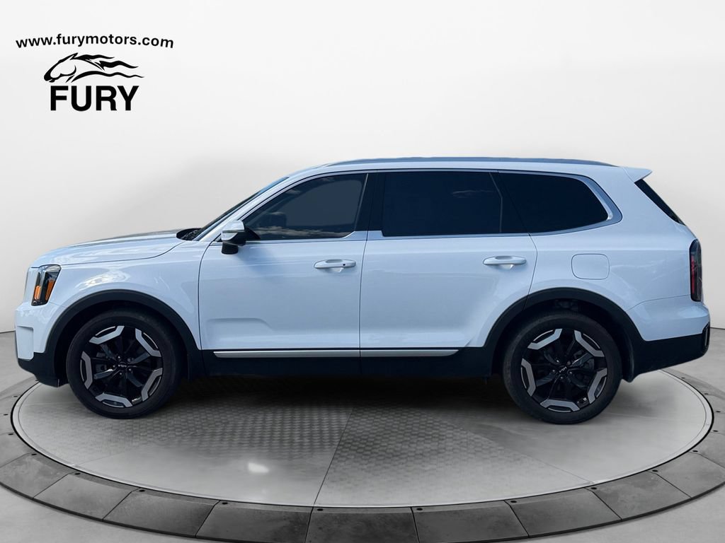 Used 2024 Kia Telluride EX AWD/4WD image 7