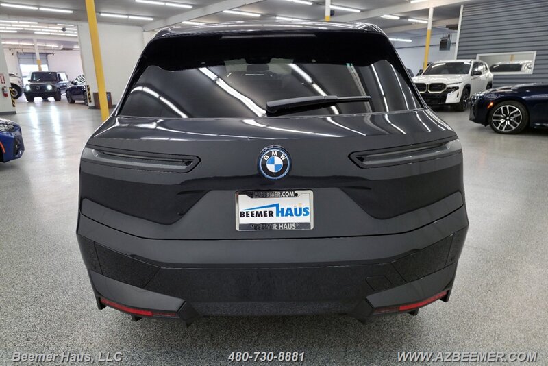 Used 2024 BMW iX xDrive50 w/ Sport Package AWD/4WD image 6